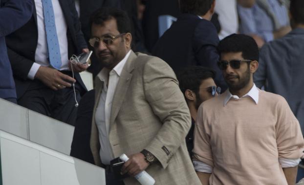 Abdullah Al-Thani y su hijo Nasser, en el palco la pasada temporada/Ñito Salas
