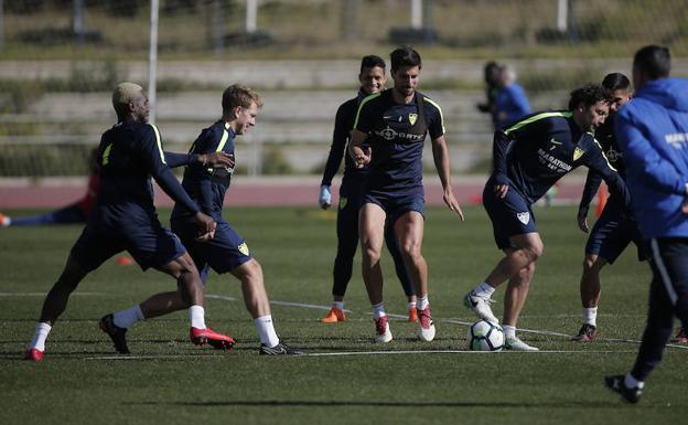 El equipo malagueño, durante un entrenamiento. /Ñito Salas