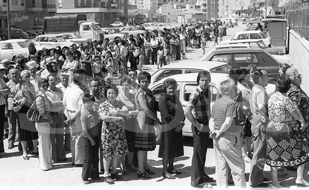 Durante la jornada electoral hubo colas en muchos colegios, algunos de los cuales permanecieron abiertos hasta que votara todo el mundo. /ARCHIVO SUR