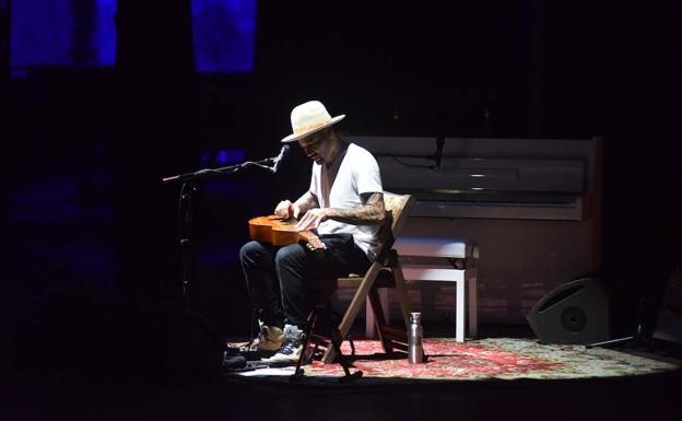 Ben Harper, durante su actuación en Starlite.