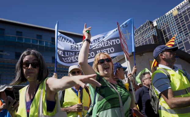 Examinadores protestando en la Sede de la DGT