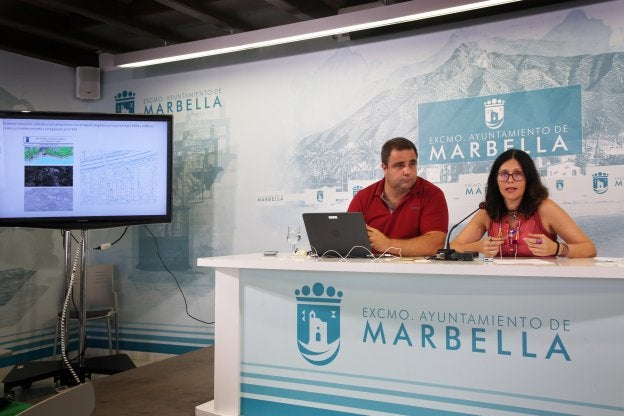 Manuel Morales e Isabel Pérez, ayer, durante la presentación del sistema.