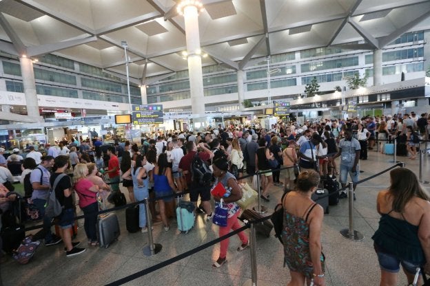 Vista del aeropuerto de Málaga en julio, mes en el que también batió el récord de superar los dos millones de pasajeros.