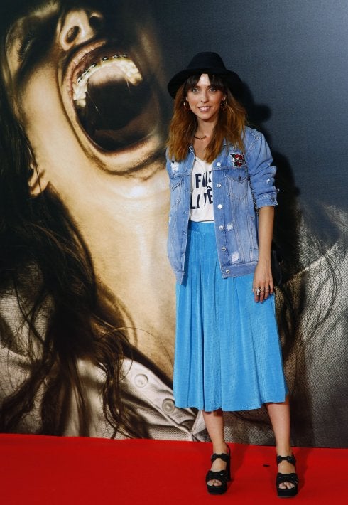 Leticia Dolera, junto al cartel de su última película, 'Verónica'.