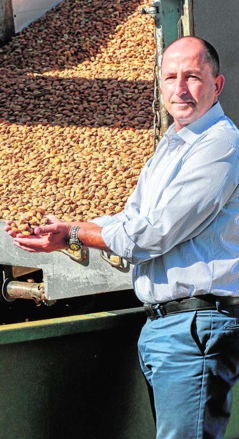 Juan Carlos Gallego en la sede de Almendreras del Sur. :: fernando torres
