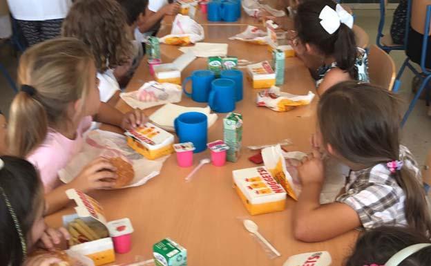 Los niños en el comedor