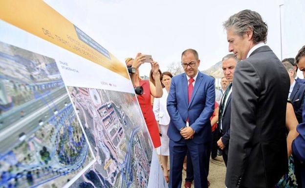 De la Serna, el pasado mes de julio durante la revisión del proyecto. /A. G.
