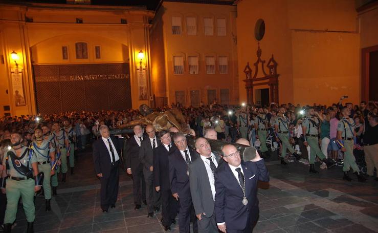 El vía crucis de Mena, en imágenes