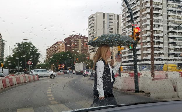 Málaga ha amanecido con precipitaciones./Salvador Salas