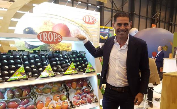 Fernando Hierro con Trops.