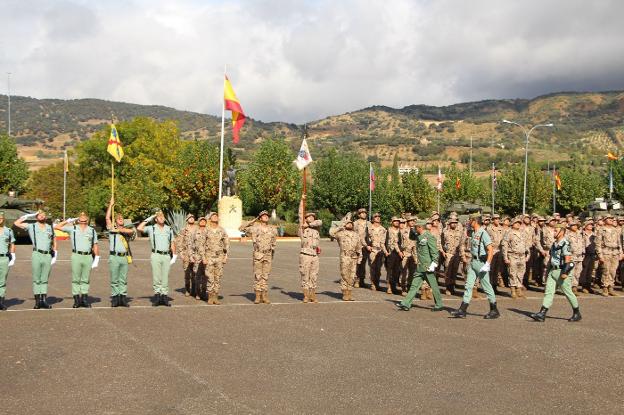 Ayer tuvo lugar un acto militar de despedida. :: sur
/