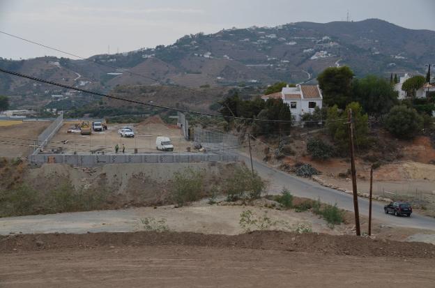 La parcela, de 1.639 metros cuadrados, está situada en la zona norte del polígono de Castillo Alto. /E. C.