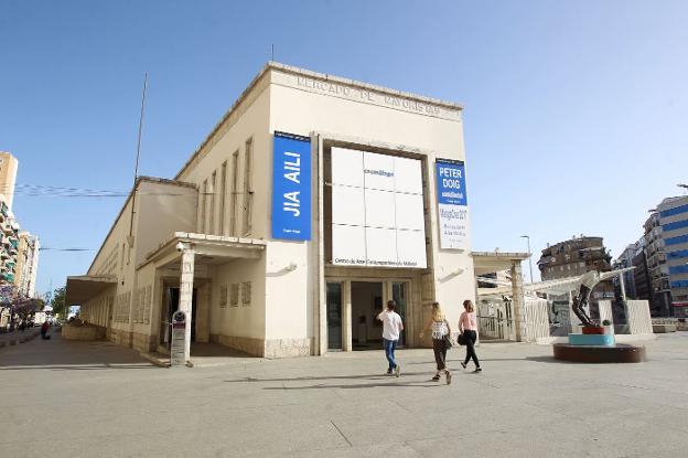Fachada del CAC Málaga, cuya gestión divide a los grupos municipales en el Ayuntamiento. /SUR