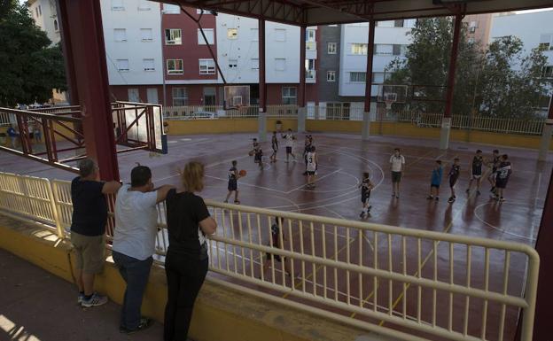 Campo de juego en el colegio Lex Flavia./Ñito Salas