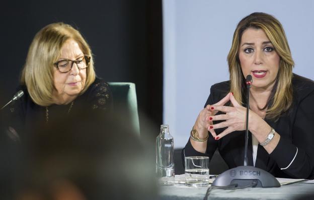 La presidenta de la Junta y la de Corporación Tecnológica de Andalucía, reunidas ayer./EFE | Raúl Caro
