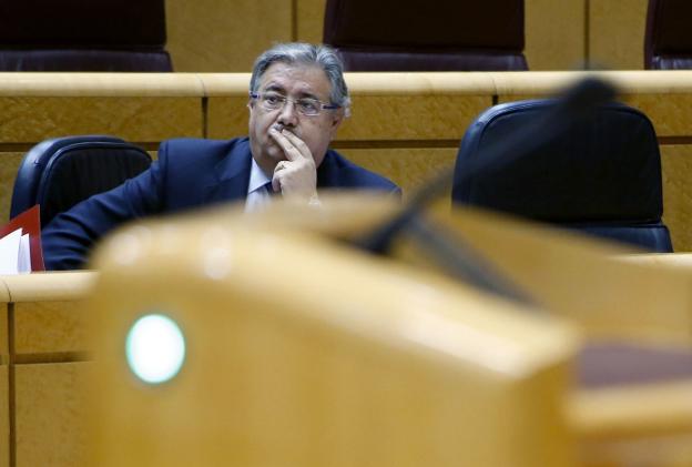 El ministro de Interior, durante la última sesión de control al Gobierno en el Senado. :: j. lizón / efe/