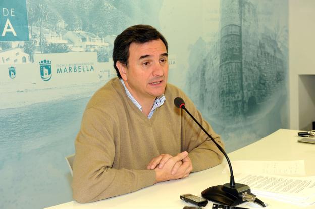 El portavoz del equipo de gobierno, ayer, tras la Junta de Gobierno en la sala de prensa. /Josele-Lanza -