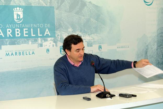 El portavoz, Félix Romero, explica el contenido de la Junta de Gobierno Local. :/Josele-Lanza -