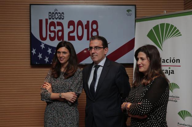 Sara Merino, Sergio Corral y Ana Cabrera, ayer. :: ñito salas/