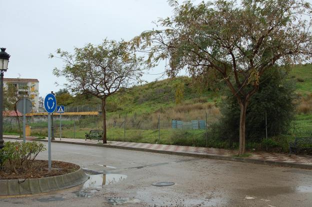 Parcela en la que se construirá el futuro instituto. :: charo márquez/