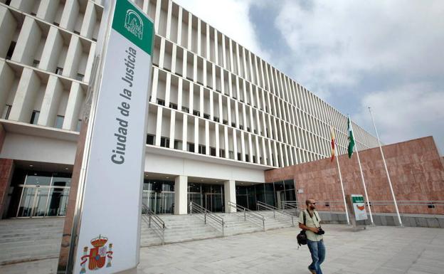 Un juez de Málaga anula una cláusula suelo pese a que la hipoteca fue contratada por una empresa