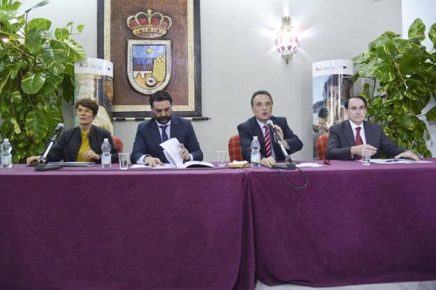 Susana Ibáñez, Francisco Javier Fernández, José Ortiz y Javier González de Lara, ayer en Torremolinos./SUR