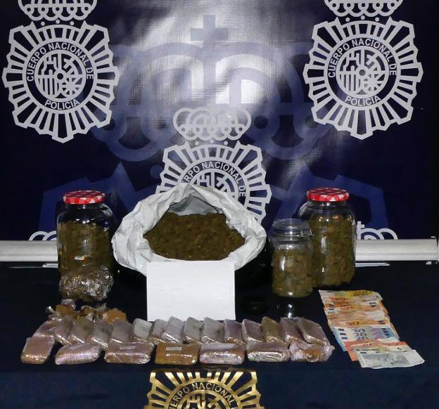 Efectos intervenidos en la operación del Cuerpo Nacional de Policía. /