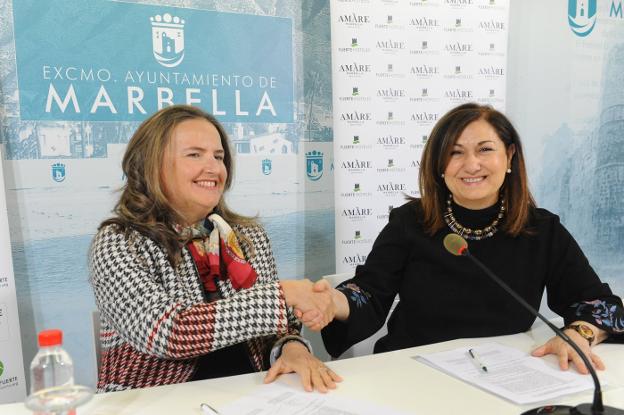 Isabel Luque y Carmen Díaz sellaron ayer el acuerdo. :: josele-lanza
/
