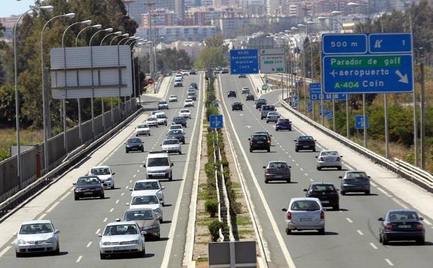 La DGT empieza a poner multas de 200 euros por una práctica muy común en las autovías