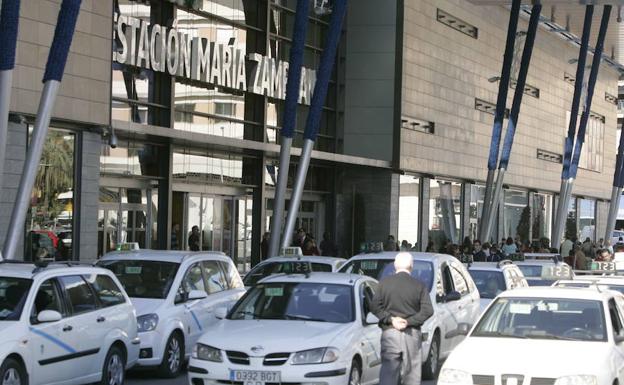 Así quedará regulado el servicio de taxis en Málaga esta Semana Santa