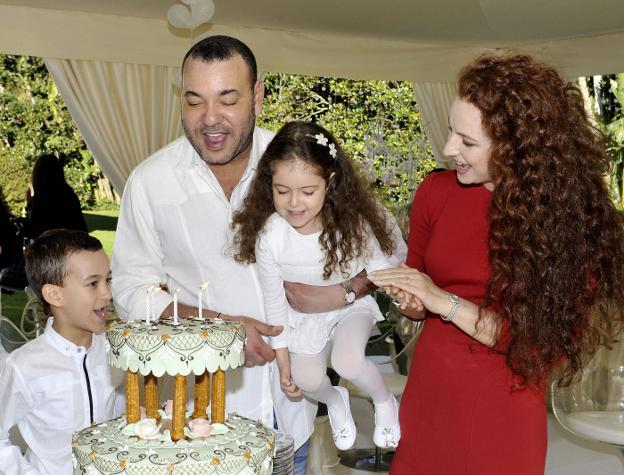 La familia real marroquí celebra el cuarto cumpleaños de la princesa Lalla Jadija en 2011. :: r. c./