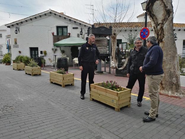 Francisco Salado y Sergio Díaz, supervisando las actuaciones./E. C.