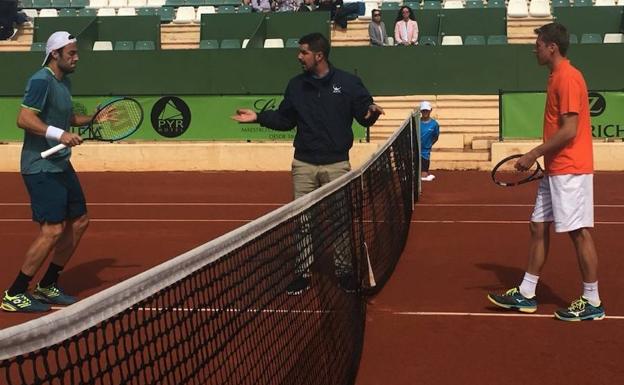 Travaglia y Coppejans, ayer antes de su duelo. /SUR