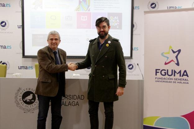 Diego Vera y Manu Sánchez suscribieron el acuerdo en el Rectorado./Crónica