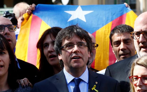 Puigdemont, ayer, tras su comparecencia ante la prensa en Berlín. :: Hannibal Hanschke / reuters/