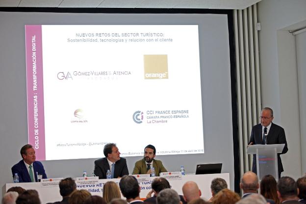 De la Torre, en la inauguración de la jornada sobre transformación digital en el turismo./Miguel Fernández