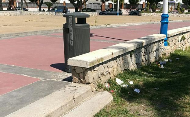 Papeles, latas y envases.