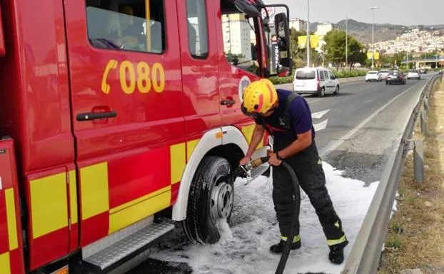 Bomberos Apagan Un Incendio En Su Propio Vehículo Cuando Venían De Una ...