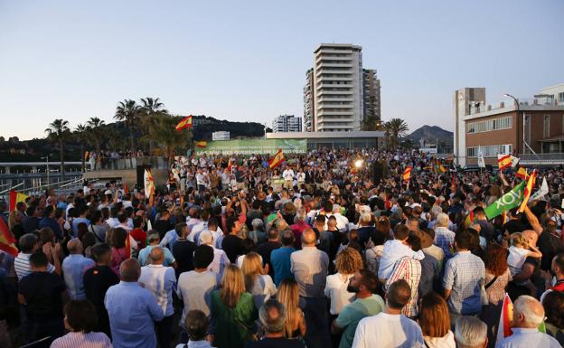 El acto reunió a cientos de personas en el Muelle Uno.