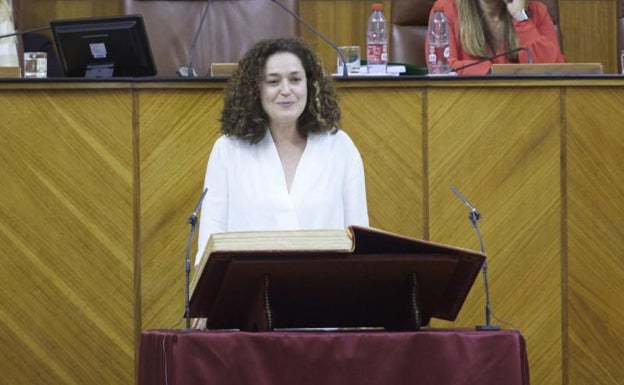 Inmaculada Nieto en su toma de posesión como diputada.