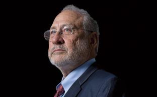 Stiglitz: «La energía nuclear es una opción. Estamos en guerra. Hay que ser pragmáticos»