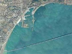 El puente tendría dos intercambiadores urbanos y su coste oscilaría entre los 500 y 800 millones