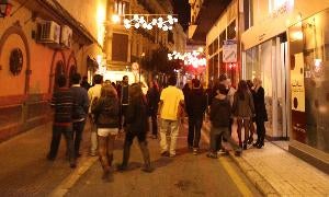 La música de los bares de copas resulta muy molesta para los vecinos. /SUR/