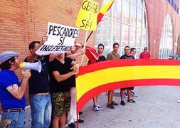 Imagen de la protesta de esta mañana en Málaga. :: M.G.B./