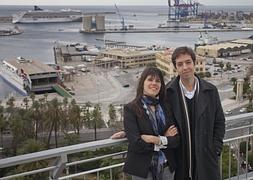 Ana García y Carlos Cerezo pasan ahora unos días en Málaga antes de regresar a EE UU. :: Álvaro Cabrera/