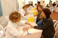 PREVENCIÓN. Las pruebas de glucemia permiten detectar si se padece diabetes. / SUR/ARCHIVO/