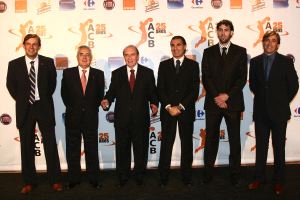 REPRESENTACIÓN. J. Rodríguez, Paco Molina, Portela, Scariolo, Berni y Berdi Pérez. / ACBMEDIA/