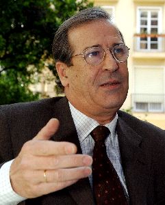 EXPERTO. El profesor de la UMA es un apasionado de la arqueología / C. MORET/