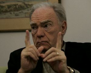CÉLEBRE. Robert Mckee asegura que la clave de su éxito reside en que con sus cursos cubre una laguna del conocimiento. / FRANCIS SILVA/
