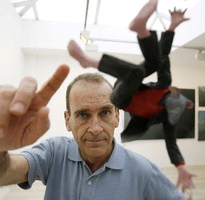 RATAS. Lumbreras, junto a una de sus obras. / SALVADOR SALAS/